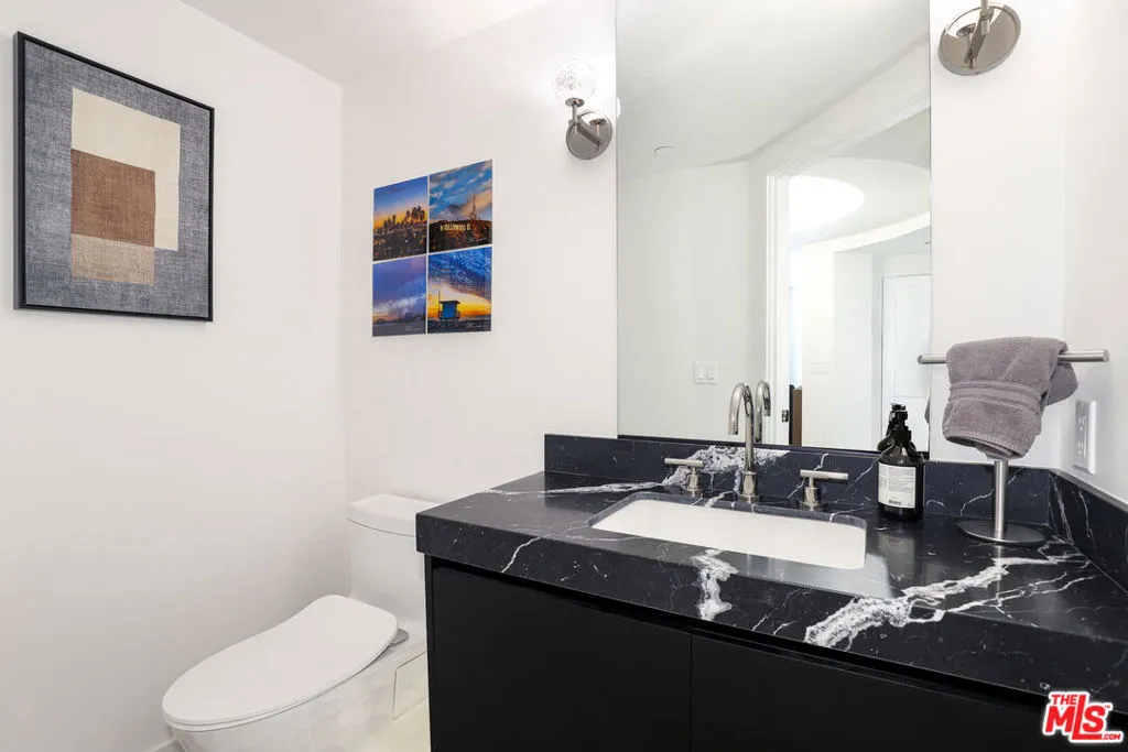 122 N Clark Drive 306, West Hollywood, California 90048 home-pic-19